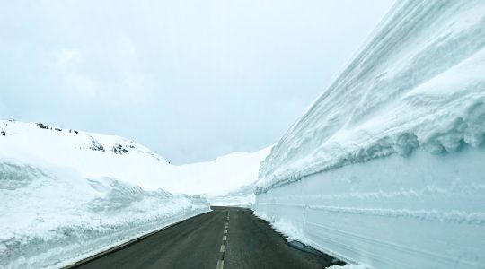 Sneeuwmuren op de Grossglockner Hochalpenstrasse 16.05.2021 Sneeuwmuren op de Grossglockner Hochalpenstrasse 16.05.2021