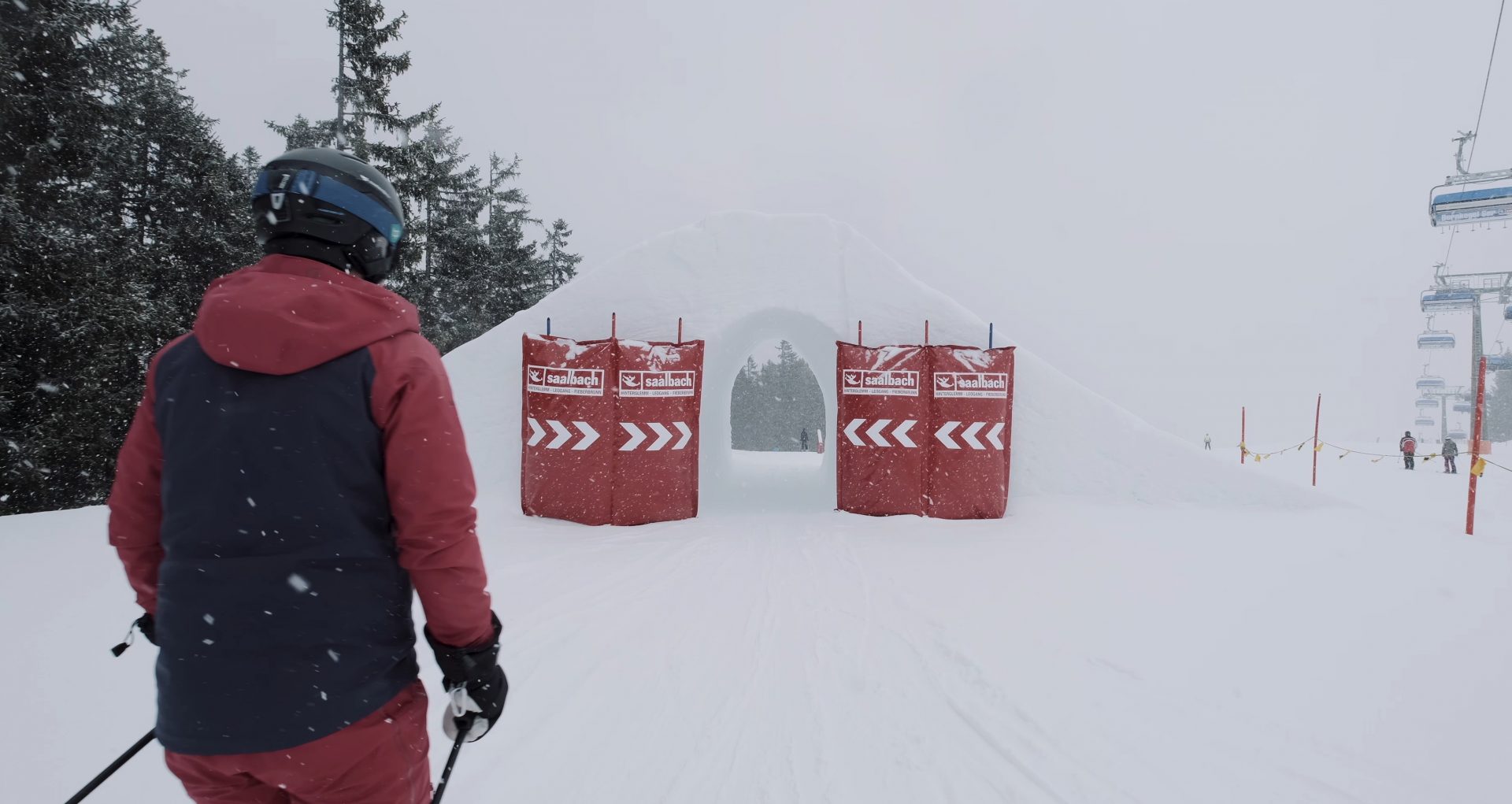 Snow Trail en Learn-to-Ride Park in Saalbach - Een van de skitunnels op de Snow Trails!