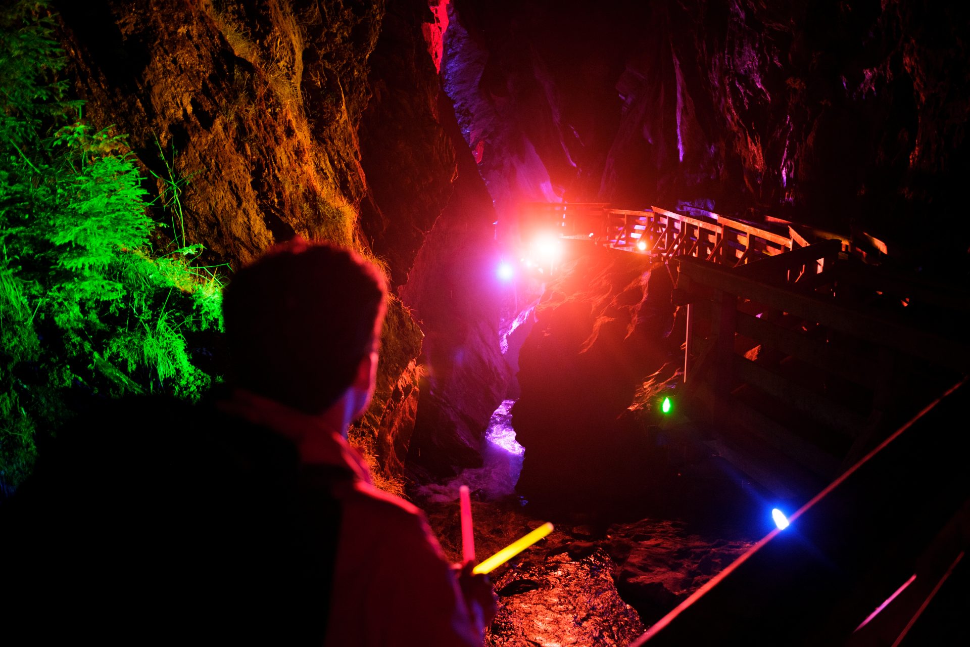 Zo ziet de Sigmund Thun Klamm er in de avond uit met de Klammlichter