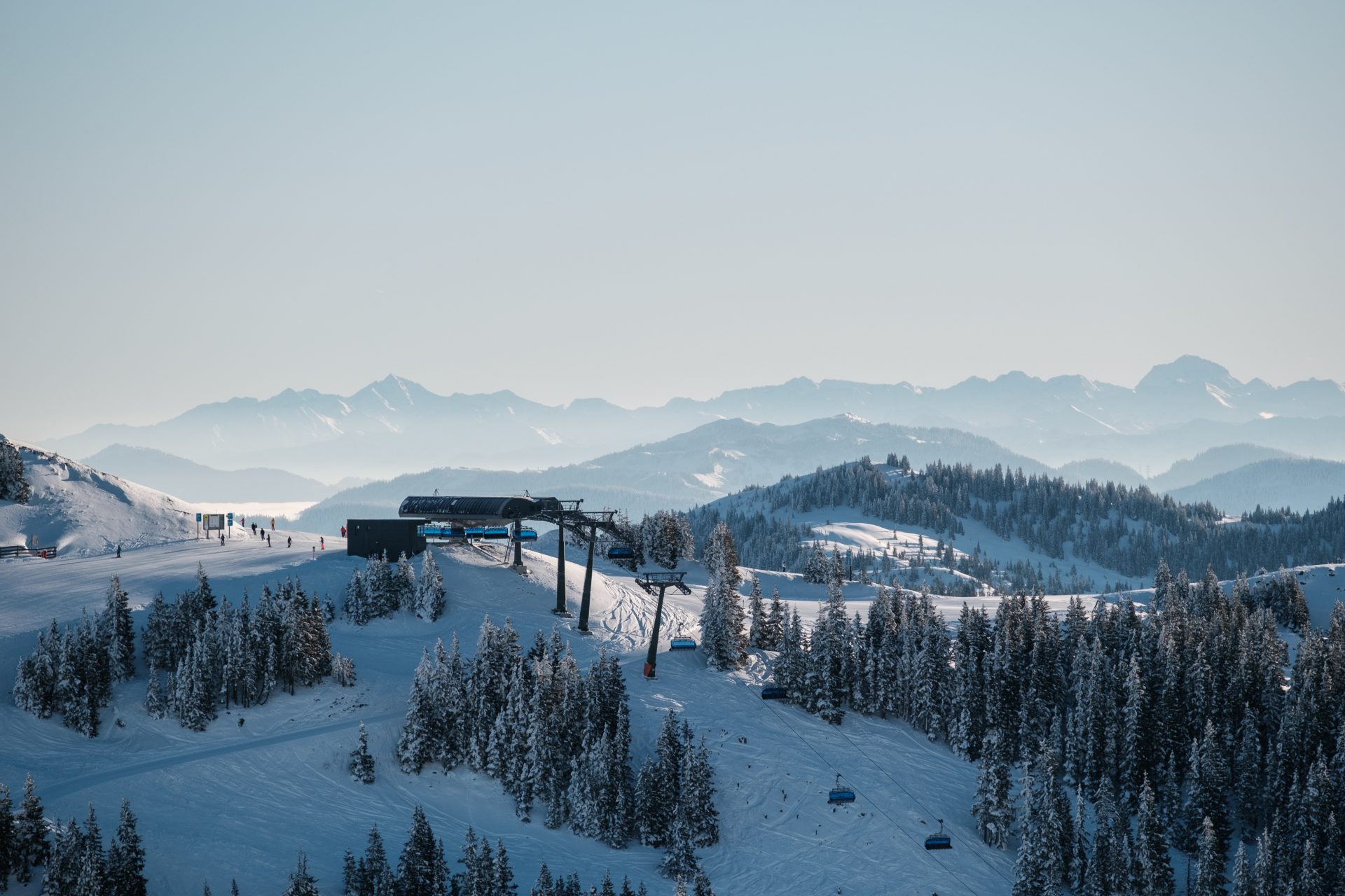 Overal in het skigebied vind je op en top moderne skiliften